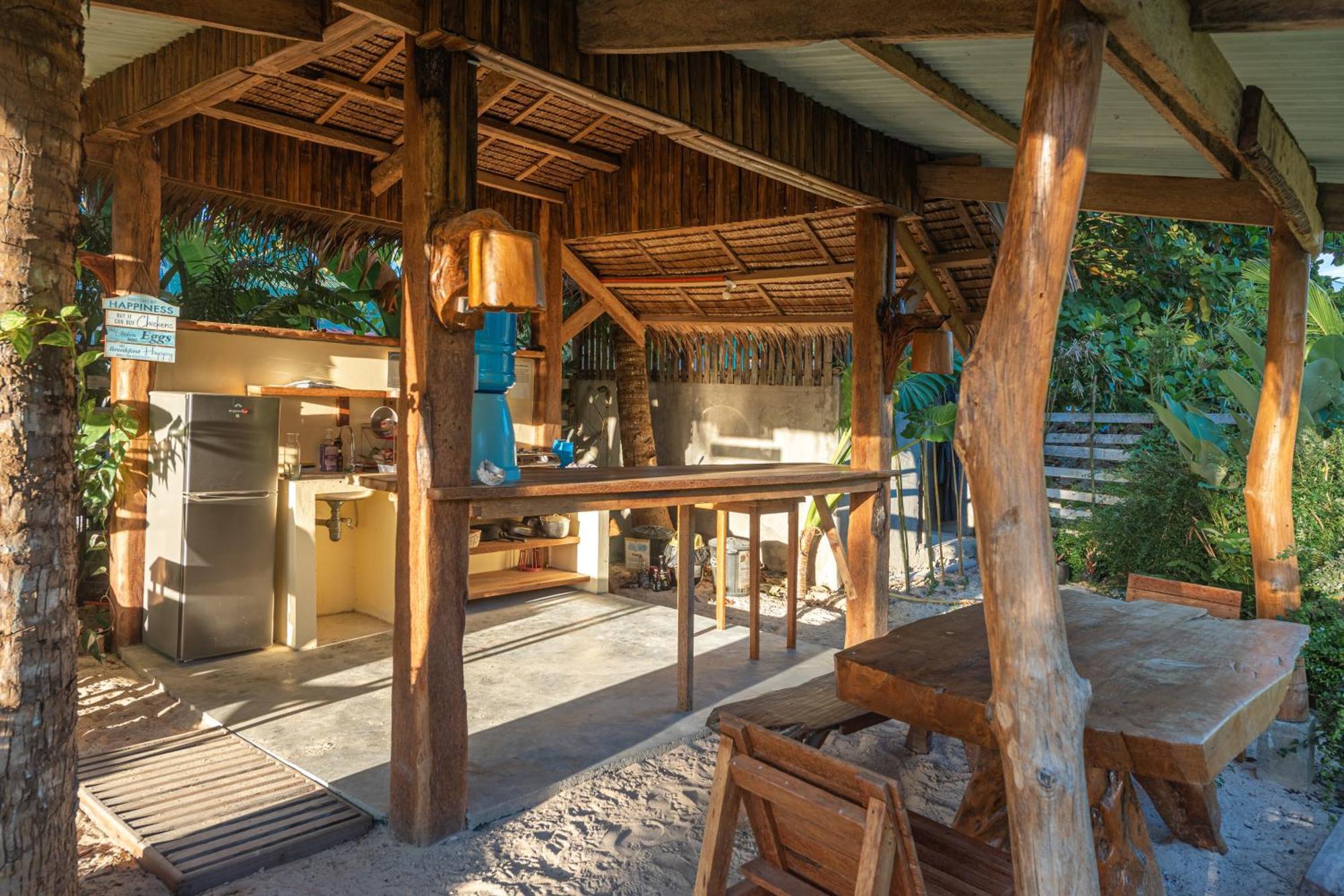 Camanolo Homestay General Luna  Extérieur photo