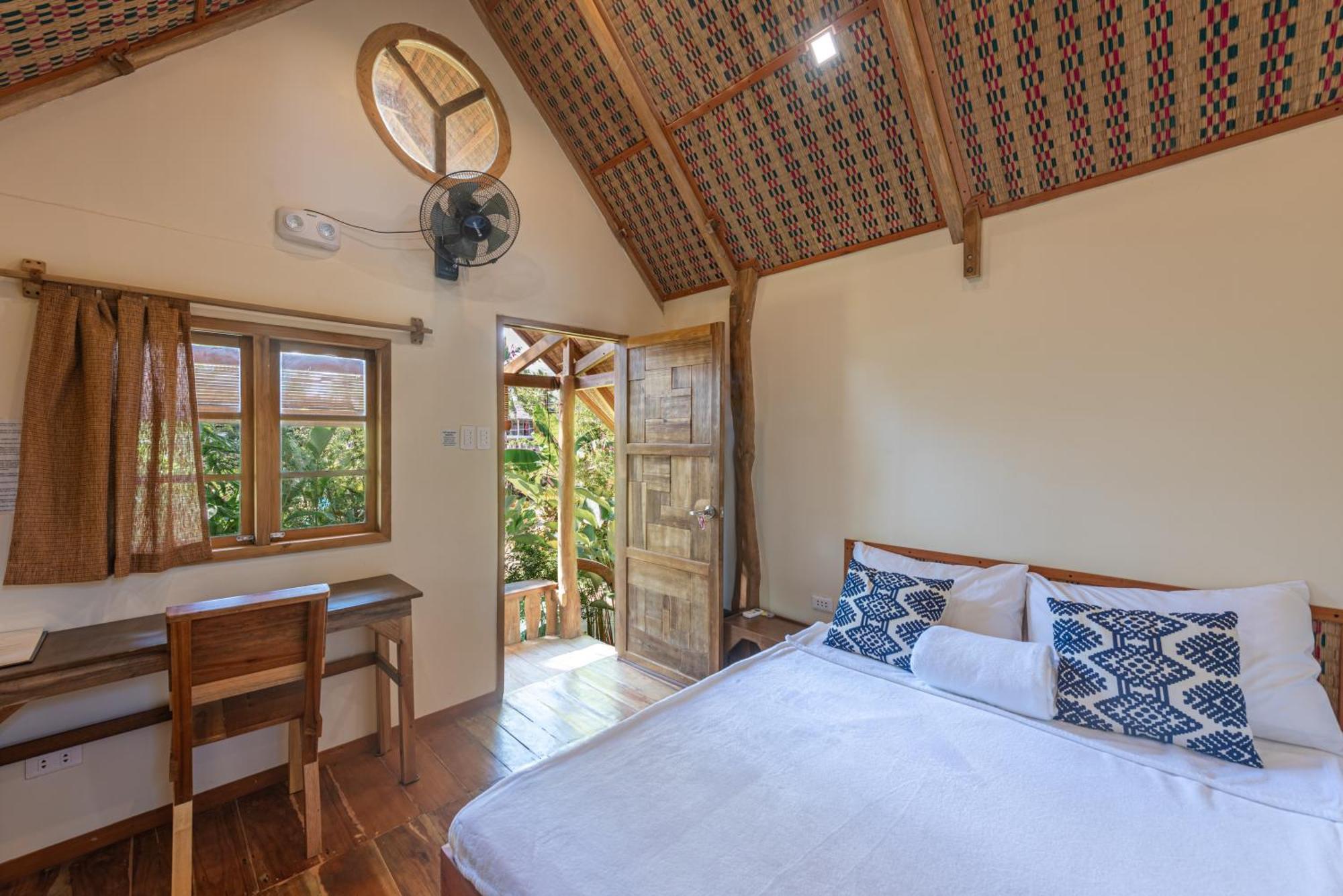 Camanolo Homestay General Luna  Extérieur photo